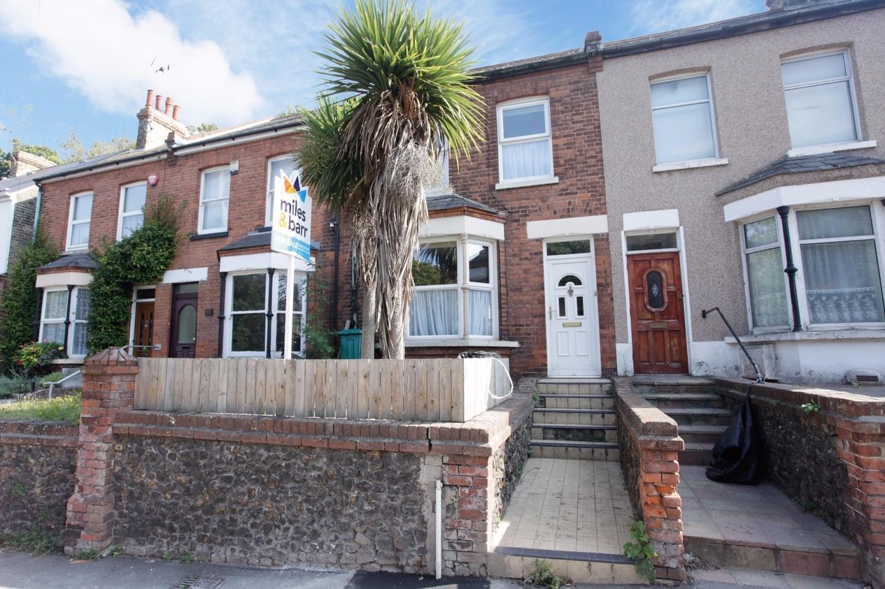 House terraced for sale in Tivoli Road, Margate Miles & Barr